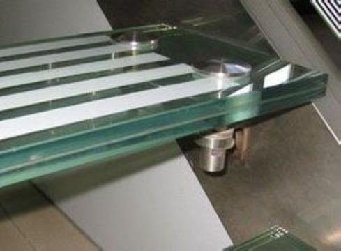 點(diǎn)擊查看詳細(xì)信息<br>標(biāo)題：夾層玻璃 閱讀次數(shù)：2651